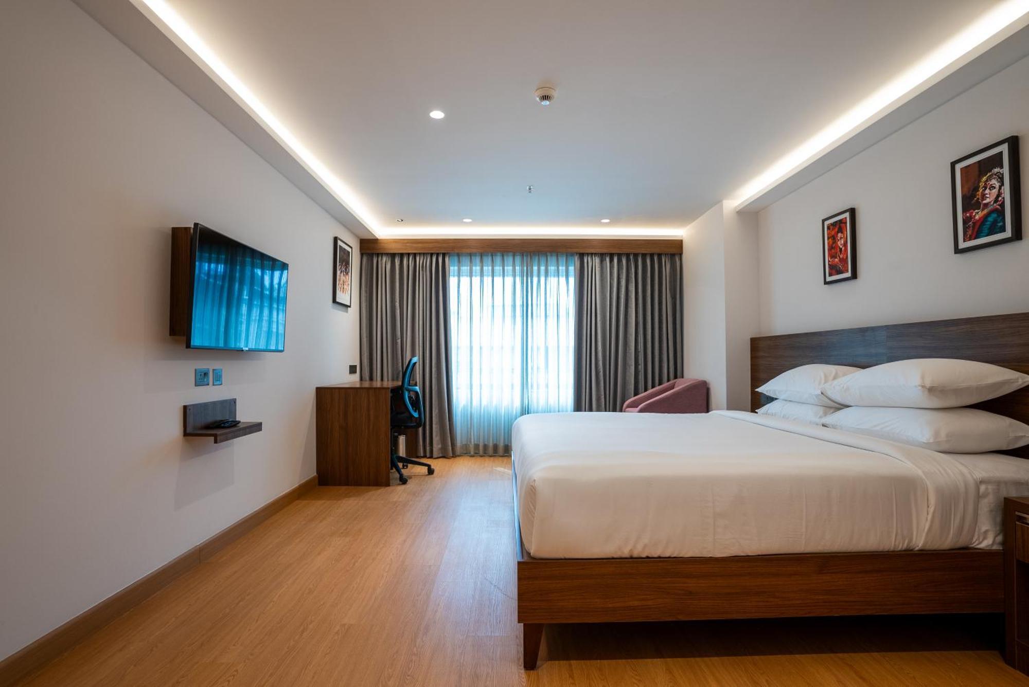 Lilac Hotel Guruvayur Exterior photo