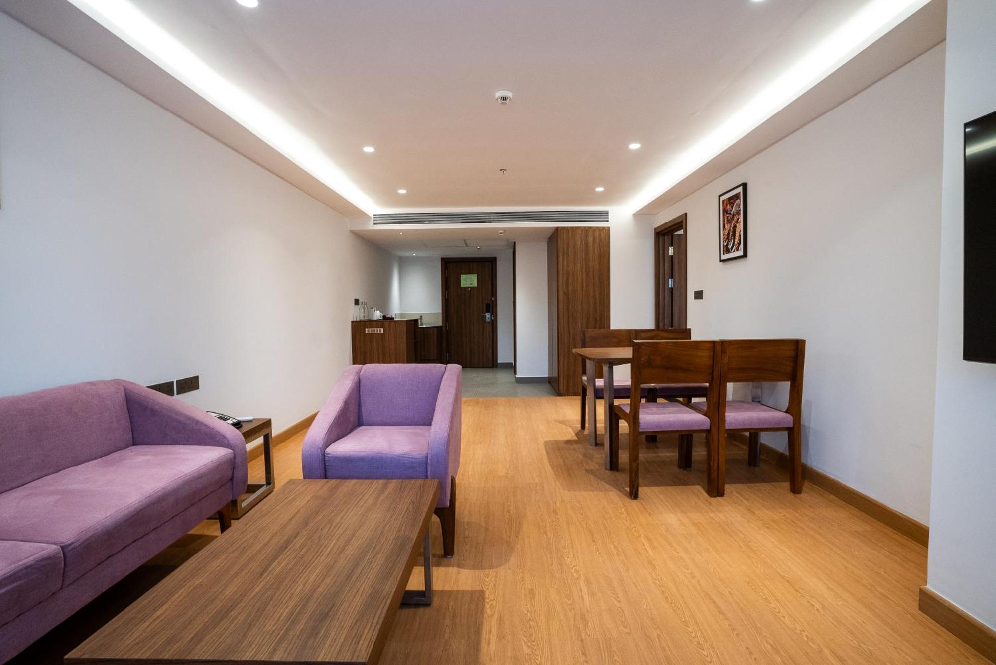 Lilac Hotel Guruvayur Exterior photo