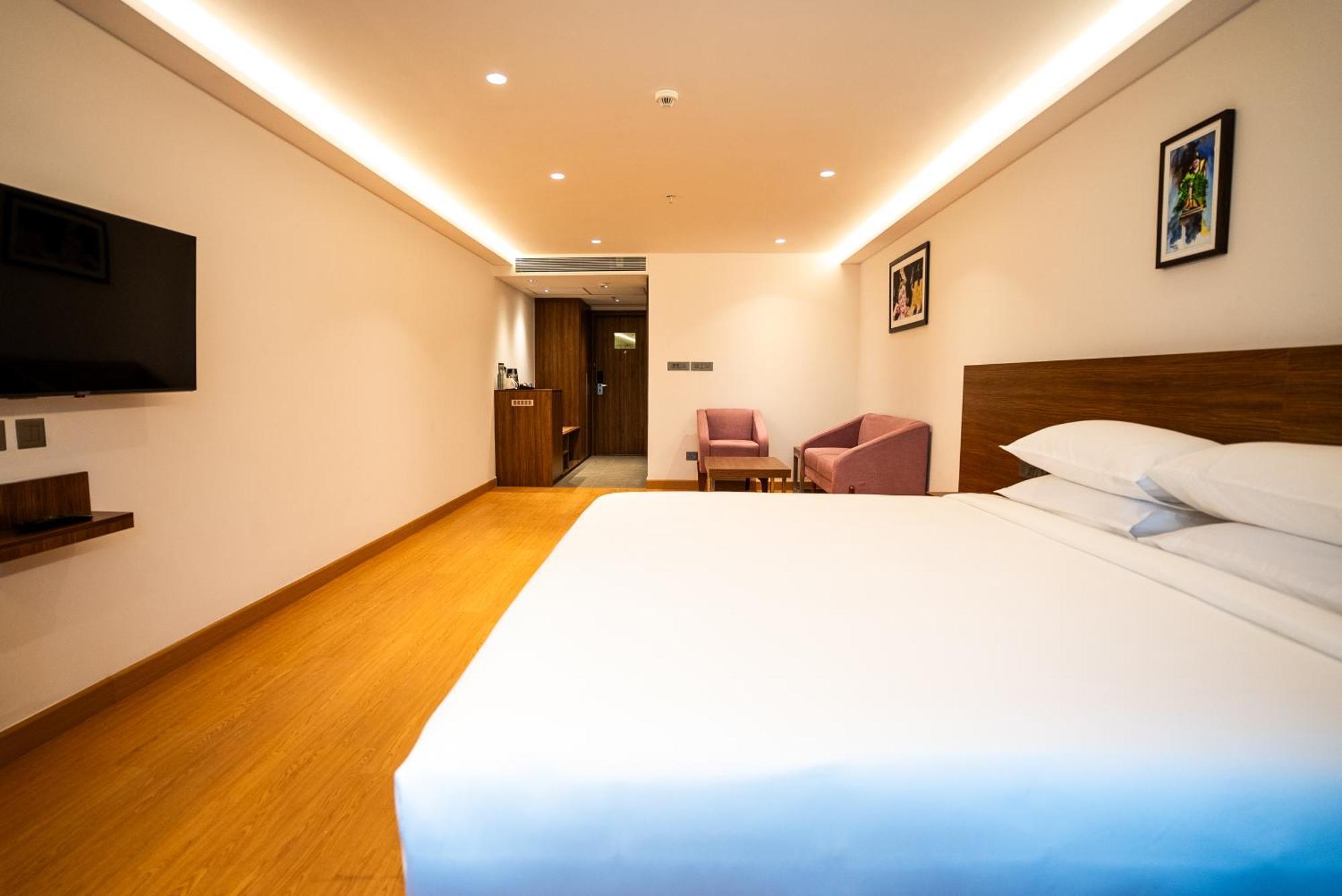 Lilac Hotel Guruvayur Exterior photo