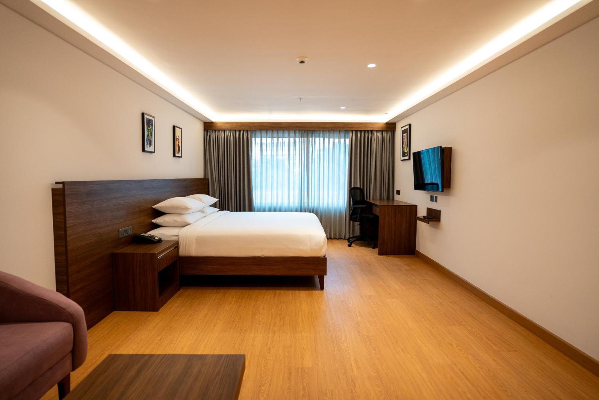 Lilac Hotel Guruvayur Exterior photo