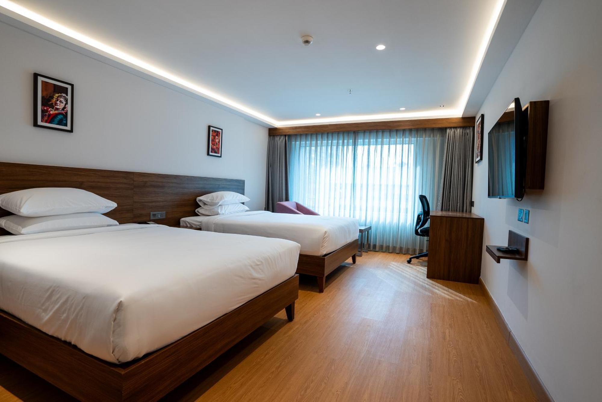 Lilac Hotel Guruvayur Exterior photo
