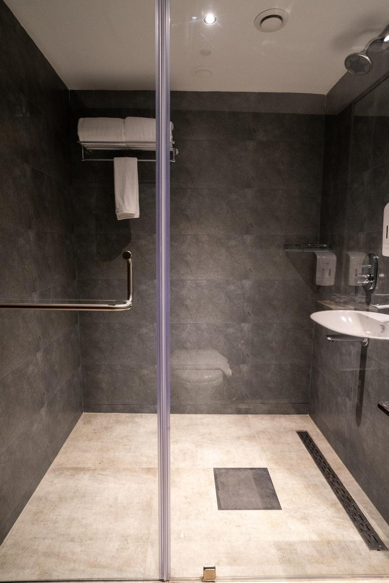 Lilac Hotel Guruvayur Room photo
