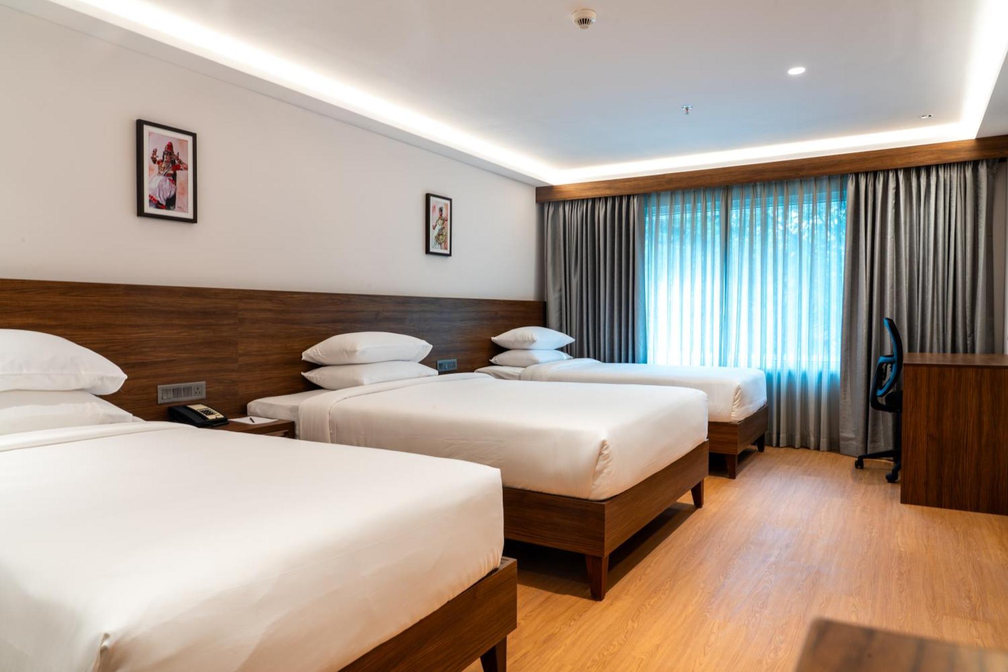 Lilac Hotel Guruvayur Exterior photo