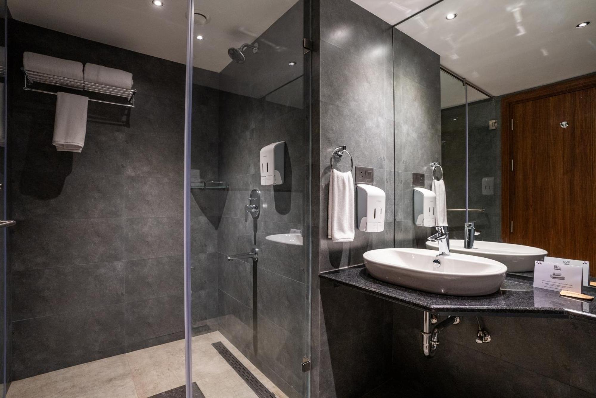 Lilac Hotel Guruvayur Room photo